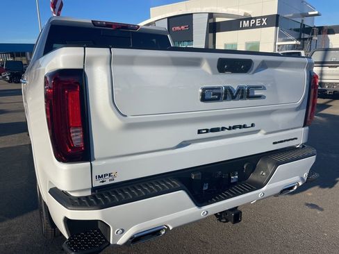 New 2026 GMC Sierra 1500 Denali Ultimate w/ LPO, Black Badging Package image 32