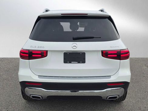 Used 2026 Mercedes-Benz GLB 250 4MATIC image 4