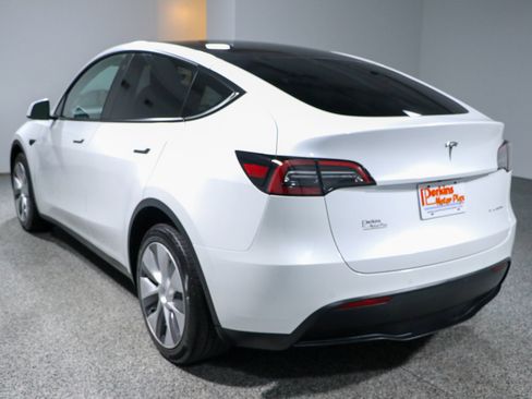 Used 2022 Tesla Model Y Long Range AWD/4WD image 9
