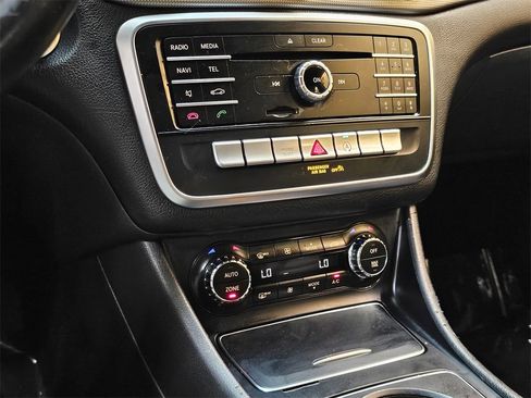Used 2018 Mercedes-Benz CLA 250 image 27