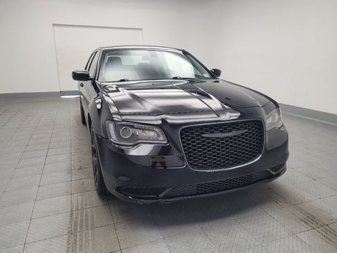 Used 2020 Chrysler 300 Touring w/ Sport Appearance Package RWD image 14