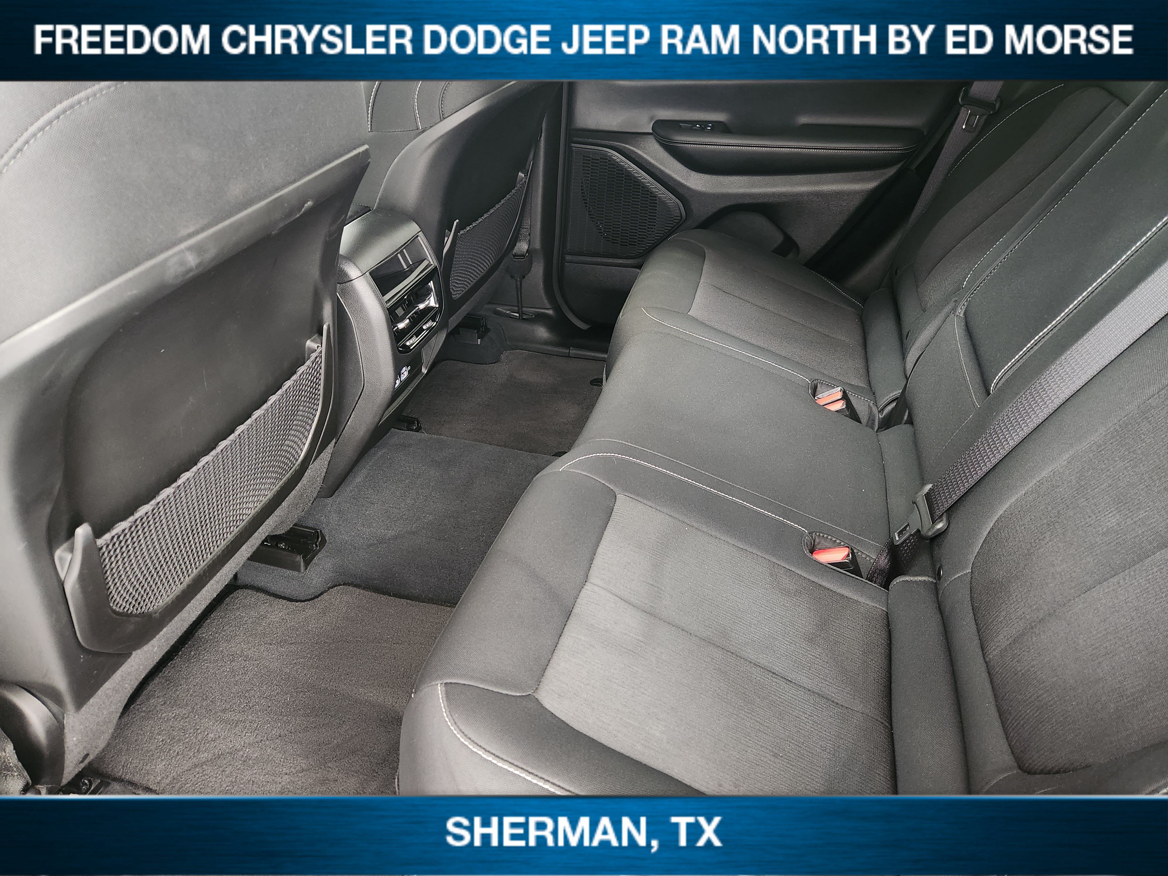 Used 2023 Jeep Grand Cherokee Laredo RWD image 19