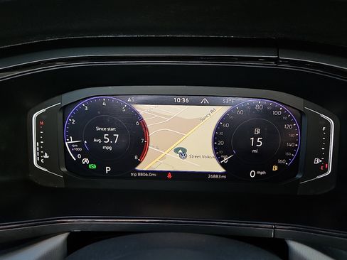 Certified 2022 Volkswagen Taos SEL w/ Panoramic Sunroof Package image 19