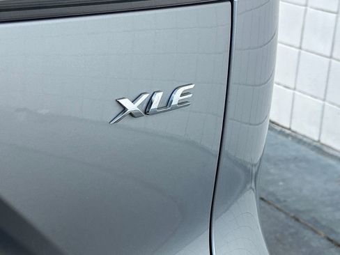 Used 2025 Toyota Corolla Cross XLE image 39