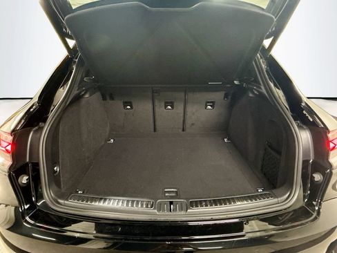 Certified 2020 Porsche Macan AWD/4WD image 27