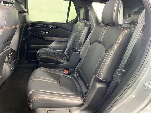 Used 2024 Honda Pilot TrailSport image 13