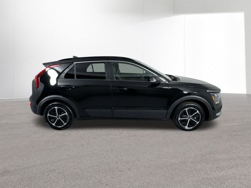 Used 2023 Kia Niro EX image 35