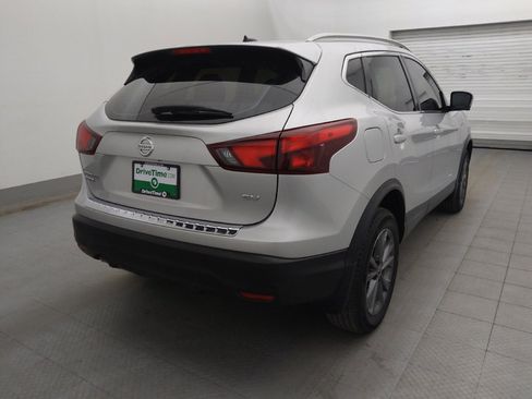 Used 2019 Nissan Rogue Sport SV w/ Technology Package FWD image 9