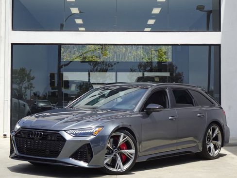 Used 2021 Audi RS 6 w/ Executive Package AWD/4WD image 3