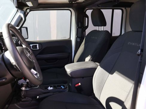 Used 2023 Jeep Gladiator Overland image 9