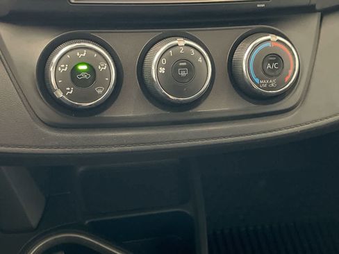 Used 2017 Toyota RAV4 LE AWD/4WD image 18