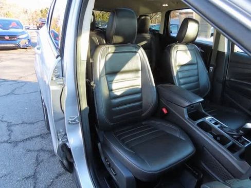Used 2018 Ford Escape Titanium w/ Ford Safe & Smart Package image 19