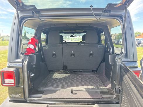 Used 2022 Jeep Wrangler Unlimited Sport AWD/4WD image 17