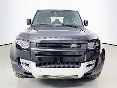 Used 2025 Land Rover Defender 110 S image 2