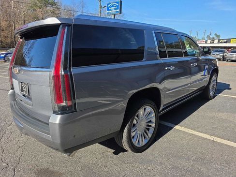 Used 2019 Cadillac Escalade ESV Platinum image 5