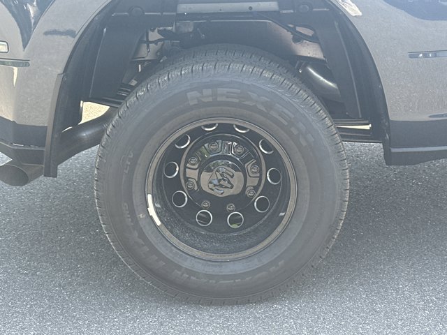 New 2026 RAM 3500 Laramie AWD/4WD image 17