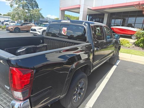 Used 2023 Toyota Tacoma SR5 AWD/4WD image 2