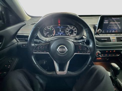 Used 2019 Nissan Altima 2.5 SR FWD image 11
