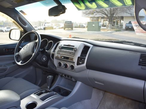 Used 2011 Toyota Tacoma PreRunner w/ TRD Sport Pkg image 31