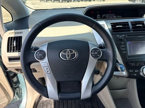 Used 2013 Toyota Prius V Five image 14