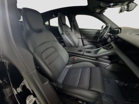 Used 2023 Porsche Taycan w/ Premium Package image 29