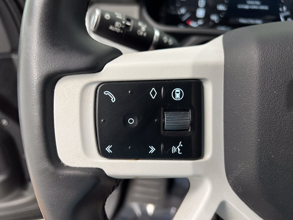 Used 2025 Land Rover Defender 110 S AWD/4WD image 55