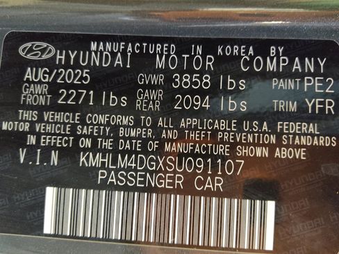 Used 2025 Hyundai Elantra Sport FWD image 33