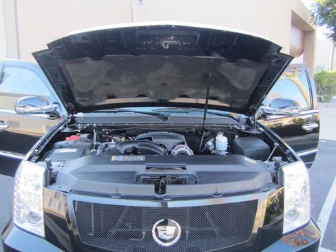 Used 2009 Cadillac Escalade Base AWD 4dr SUV w/V8 Ultra Lu image 12