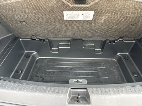 Used 2025 GMC Acadia Elevation image 55