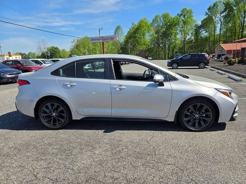 Used 2024 Toyota Corolla SE FWD image 8