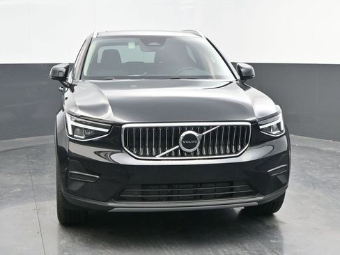 New 2025 Volvo XC40 B5 Core w/ Protection Package Premier image 2