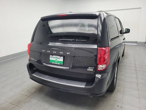 Used 2016 Dodge Grand Caravan SXT FWD image 7