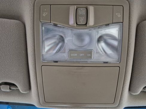 Used 2011 Toyota Avalon image 21