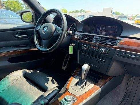 Used 2011 BMW 335i xDrive Sedan AWD/4WD image 27