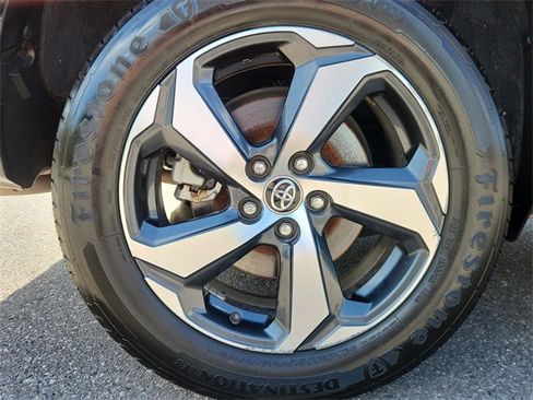 Used 2021 Toyota RAV4 SE image 10