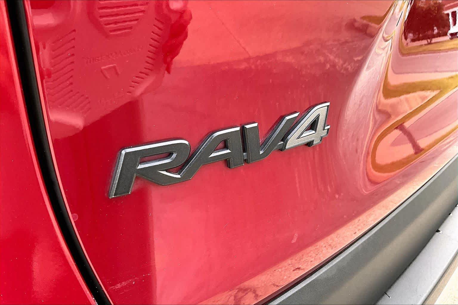 Used 2019 Toyota RAV4 Adventure w/ All Weather Liner Package AWD/4WD image 30