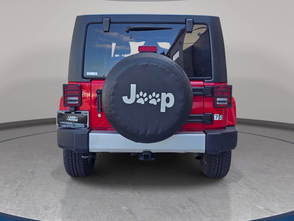 Used 2013 Jeep Wrangler Unlimited Sahara AWD/4WD image 7