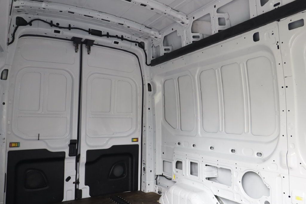 Used 2023 Ford Transit 250 148 High Roof RWD image 26