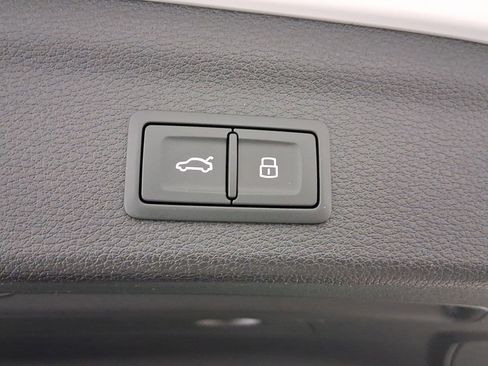 New 2025 Audi Q3 2.0T Premium image 27