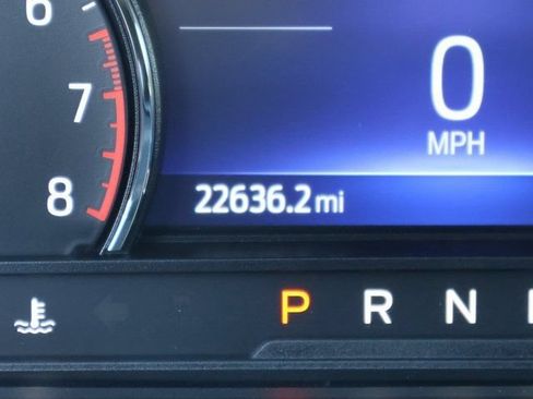 Used 2022 Ford Explorer XLT w/ Equipment Group 202A AWD/4WD image 19