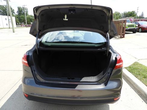 Used 2017 Ford Focus SE FWD image 22