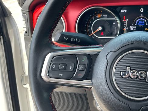 Used 2023 Jeep Wrangler Rubicon w/ Cold Weather Group AWD/4WD image 27