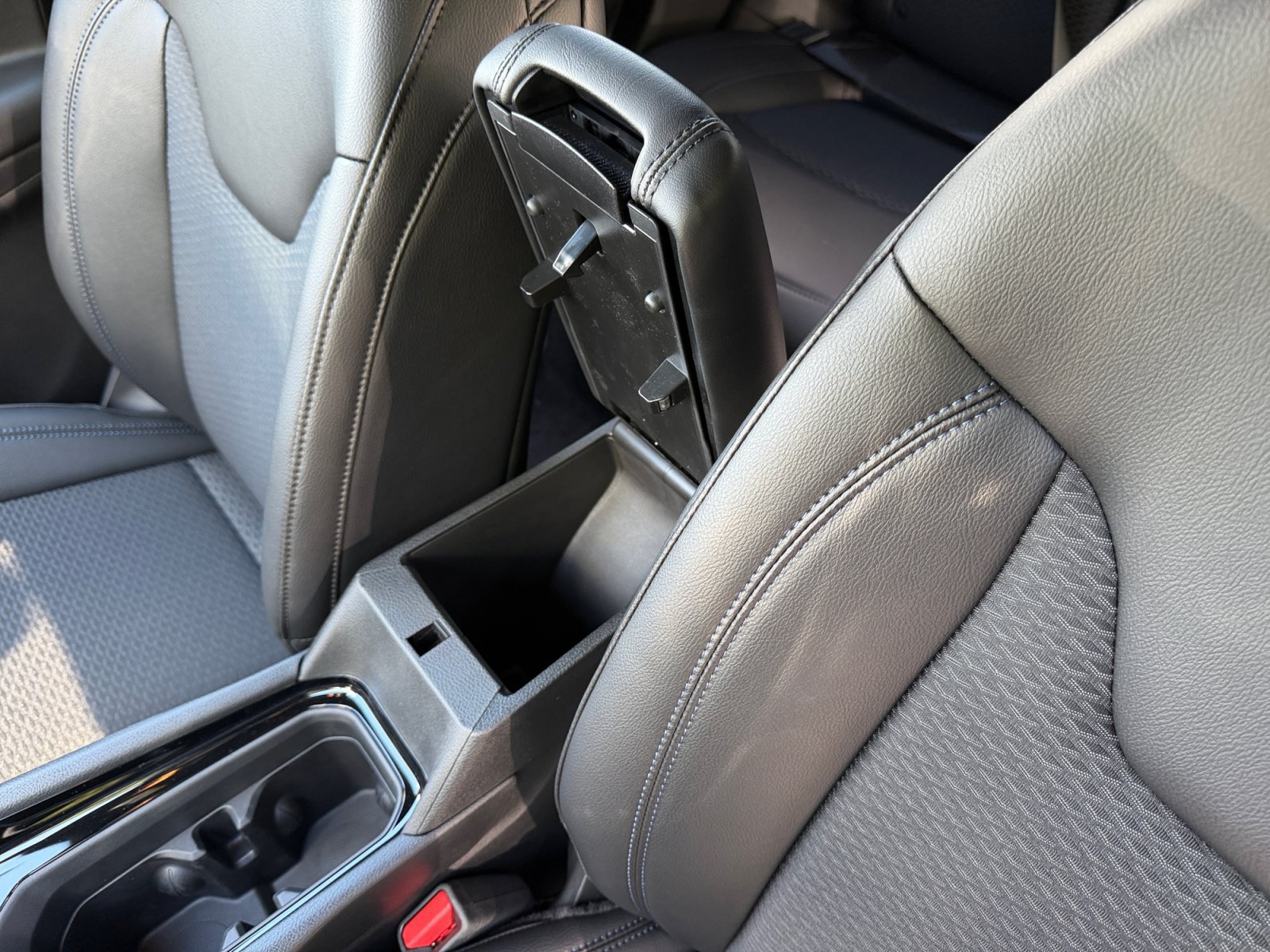 New 2026 Jeep Compass Latitude AWD/4WD image 30