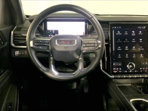 Used 2025 GMC Acadia Elevation AWD/4WD image 5