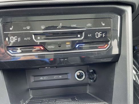 New 2026 Volkswagen Taos SE FWD image 29