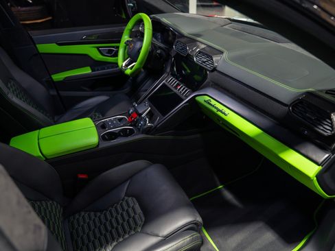 Used 2022 Lamborghini Urus AWD/4WD image 8
