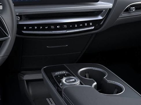 New 2025 Cadillac Lyriq Luxury AWD/4WD image 23