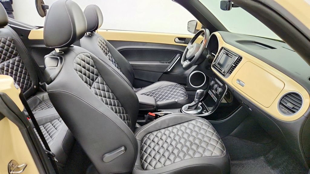 Used 2019 Volkswagen Beetle 2.0T Final Edition SEL FWD image 24