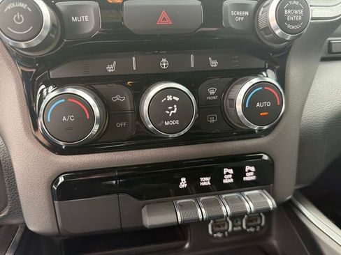 Used 2022 RAM 1500 Big Horn AWD/4WD image 25