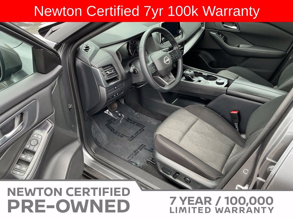 Used 2025 Nissan Rogue SV AWD/4WD image 7